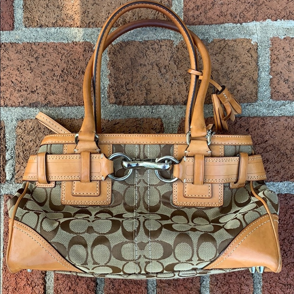 Authentic Coach Mini Handbag - Picture 2 of 9